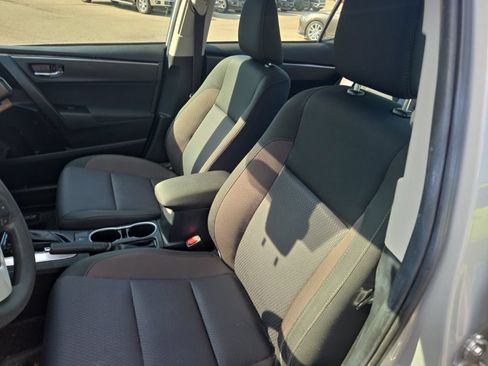 Used 2018 Toyota Corolla LE FWD image 14