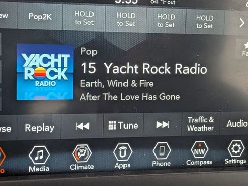 Used 2019 Jeep Renegade Latitude FWD image 21