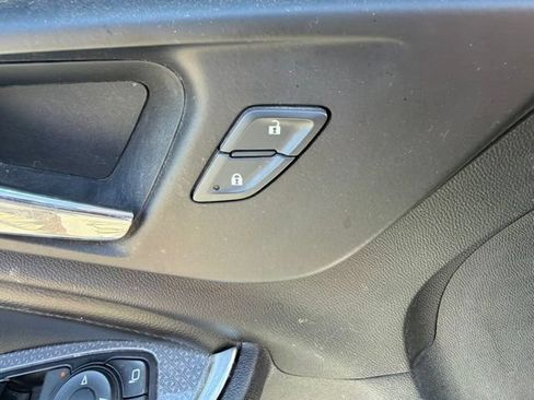 Used 2018 Chevrolet Malibu LT w/ Leather Package FWD image 20