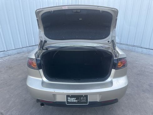 Used 2006 MAZDA MAZDA3 i Touring FWD image 9