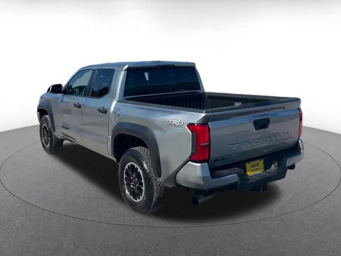 Used 2025 Toyota Tacoma TRD Off-Road AWD/4WD image 9