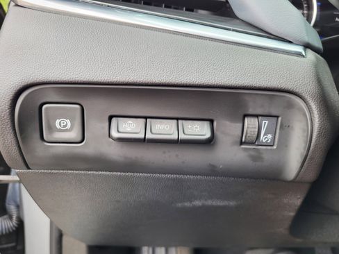 Used 2024 Buick Enclave Premium image 22