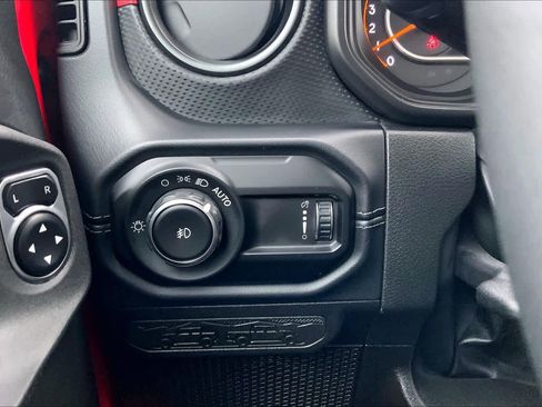 Used 2026 Jeep Wrangler Unlimited Rubicon AWD/4WD image 32