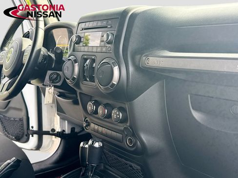 Used 2018 Jeep Wrangler Unlimited Sport S AWD/4WD image 31
