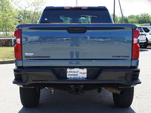 Used 2025 Chevrolet Silverado 2500 Custom w/ Custom Value Package AWD/4WD image 3
