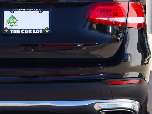 Used 2016 Mercedes-Benz GLC 300 w/ Premium Package image 20