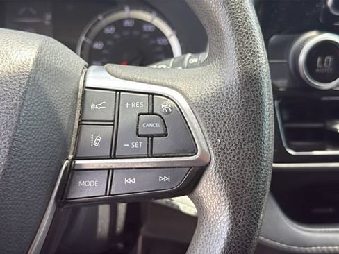 Used 2021 Toyota Highlander L FWD image 21