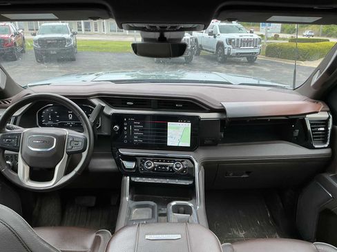 Used 2025 GMC Sierra 2500 Denali w/ Denali Reserve Package AWD/4WD image 7