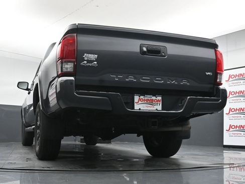 Used 2023 Toyota Tacoma SR5 AWD/4WD image 36