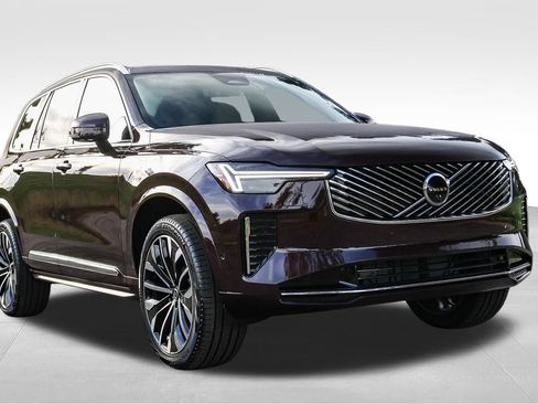 Used 2026 Volvo XC90 B5 Plus w/ Protection Package AWD/4WD image 3
