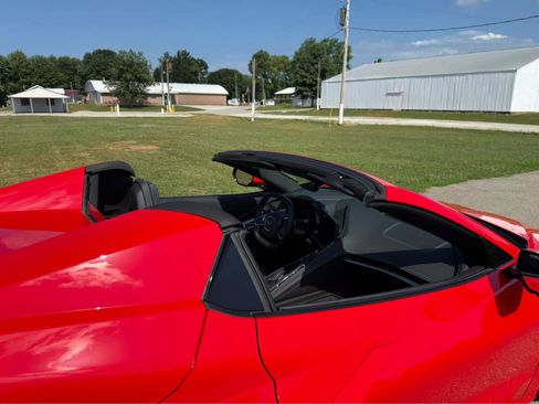 Used 2025 Chevrolet Corvette Stingray Convertible w/ 1LT RWD image 24