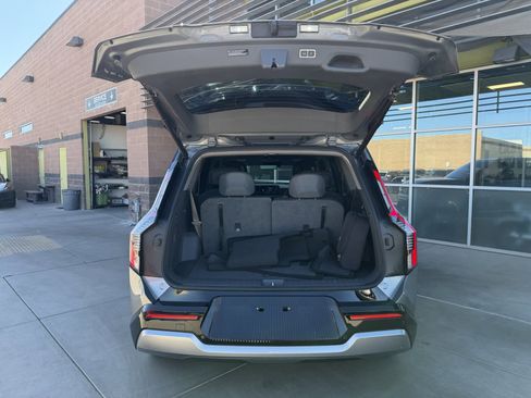 Used 2024 Kia EV9 Land image 41