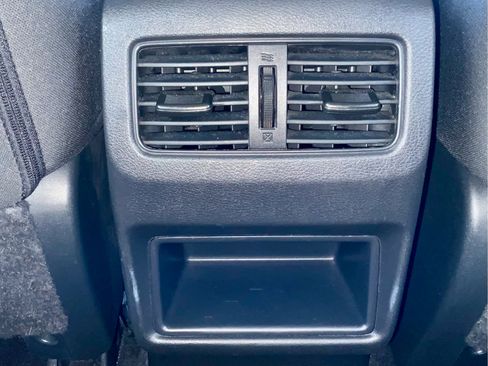 Used 2024 Nissan Rogue S AWD/4WD image 45