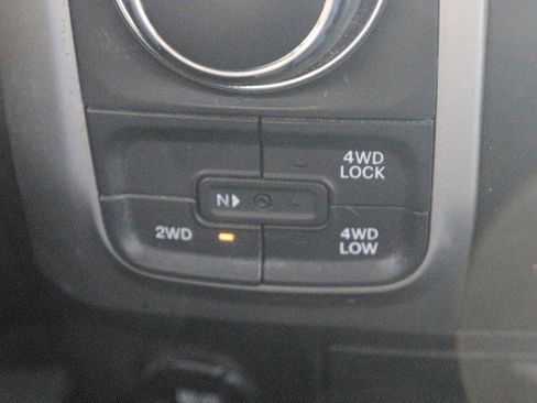 Used 2017 RAM 1500 Classic SLT image 24