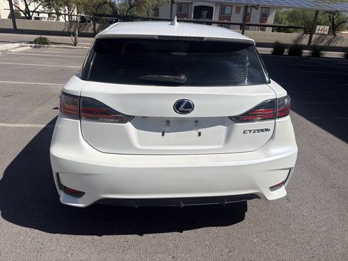 Used 2014 Lexus CT 200h FWD image 9