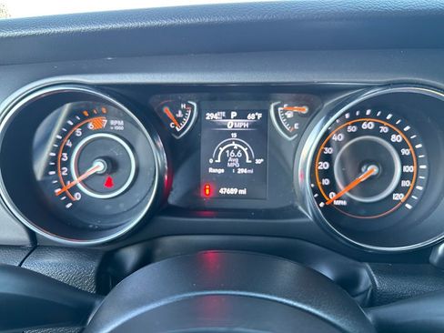 Used 2023 Jeep Wrangler Sport image 18