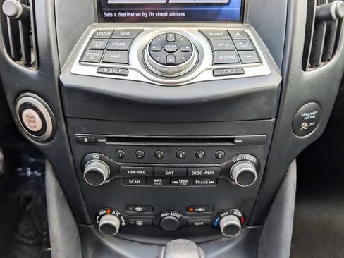 Used 2018 Nissan 370Z Touring RWD image 27