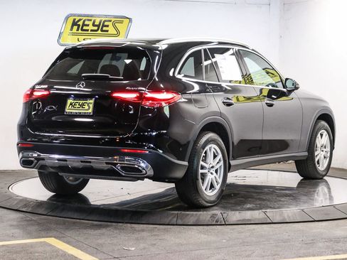 Used 2023 Mercedes-Benz GLC 300 4MATIC image 4