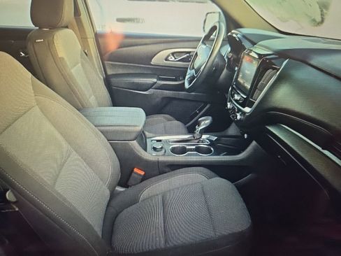 Used 2023 Chevrolet Traverse LT image 10