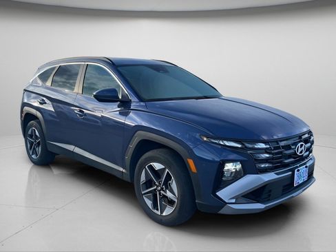 Used 2025 Hyundai Tucson SEL image 2