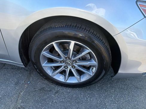 Used 2018 Acura TLX image 4