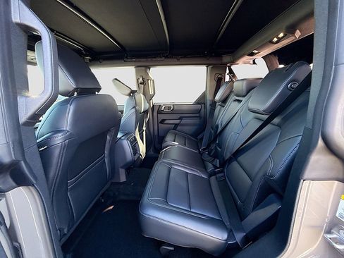 New 2025 Ford Bronco Outer Banks w/ Sasquatch Package image 21