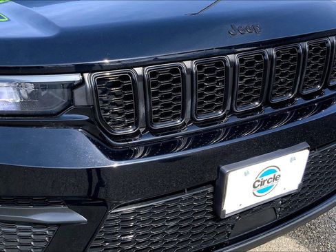 Certified 2023 Jeep Grand Cherokee Altitude image 26