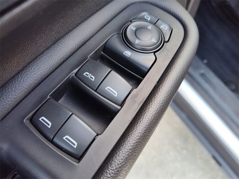 Used 2022 GMC Terrain SLE image 21