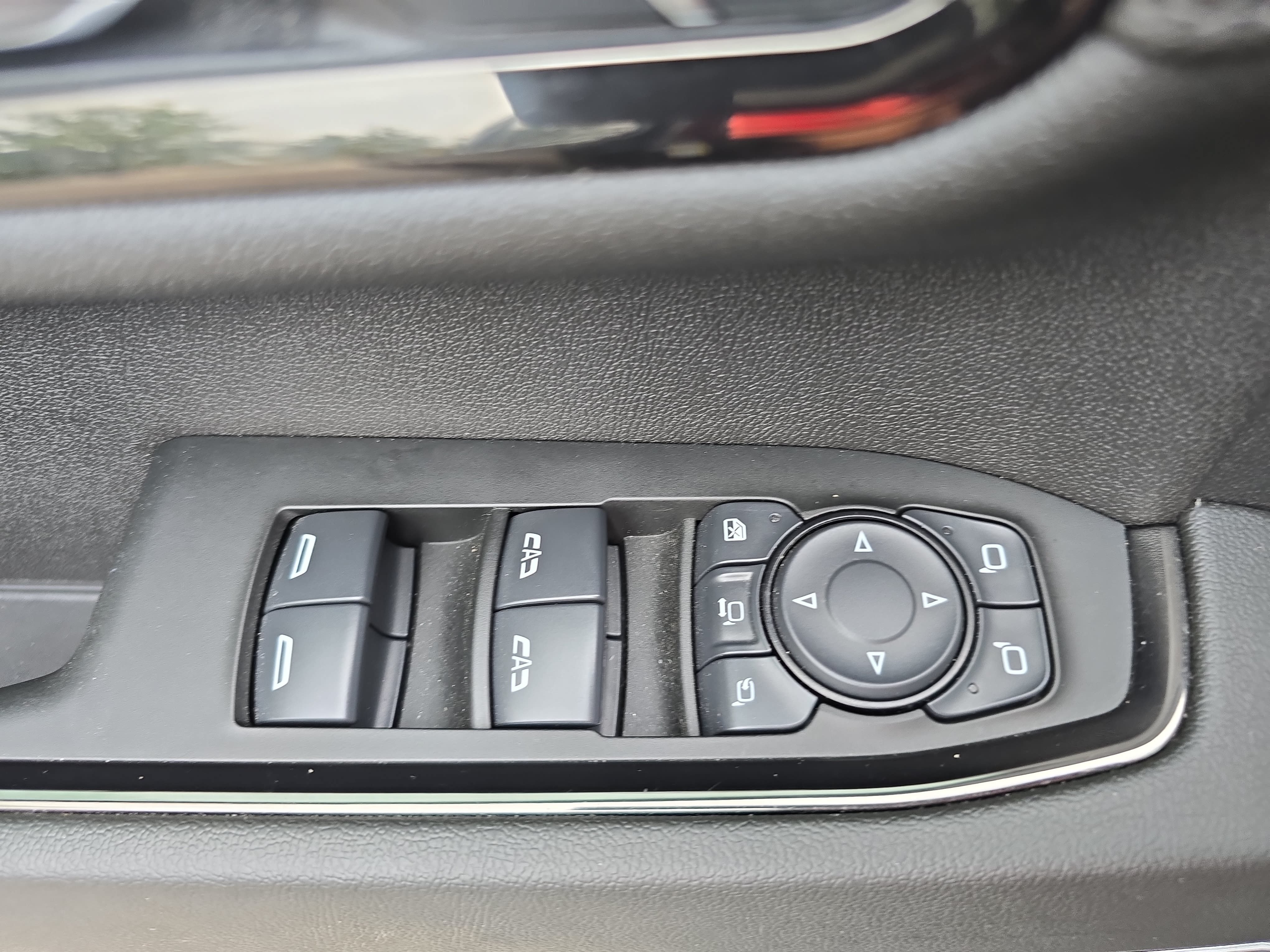 Used 2025 GMC Sierra 2500 AT4 w/ AT4 Premium Plus Package AWD/4WD image 27
