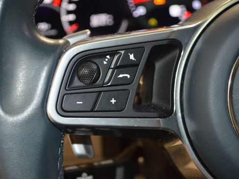 Certified 2021 Porsche Cayenne Coupe image 21