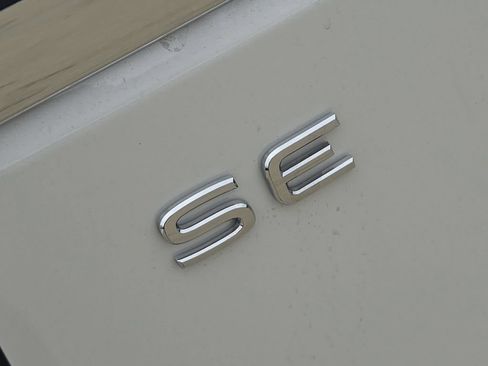 New 2026 Volkswagen Atlas SE FWD image 8