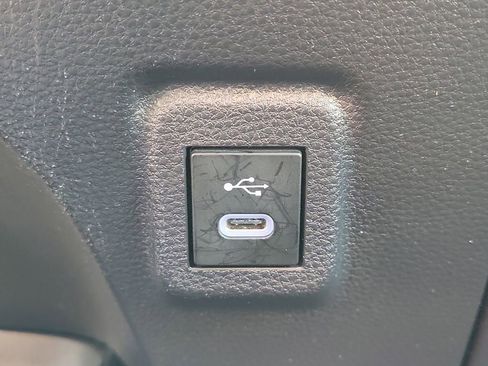 Used 2025 Toyota Corolla SE image 30