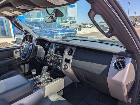 Used 2017 Ford Expedition Limited AWD/4WD image 43