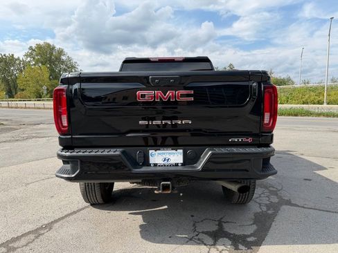 Used 2022 GMC Sierra 3500 AT4 image 7