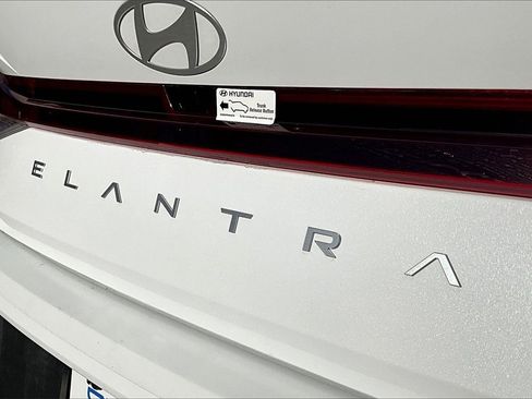 Certified 2025 Hyundai Elantra Sport image 8