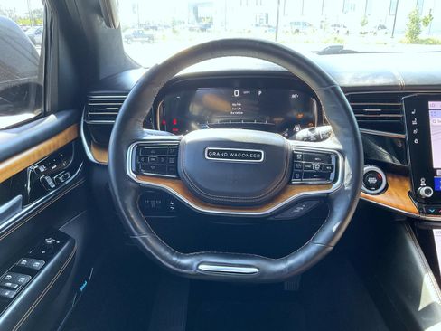 Used 2022 Jeep Grand Wagoneer Series III w/ Flexible Seating Group AWD/4WD image 11