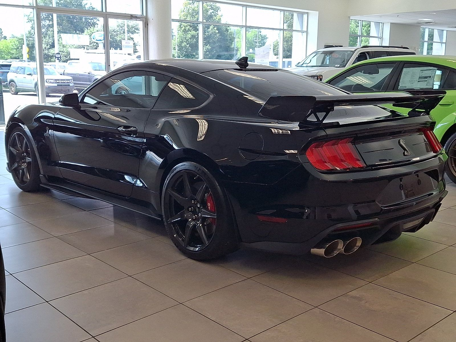 Certified 2020 Ford Mustang Shelby GT500 w/ Carbon Fiber Track Pack RWD image 5