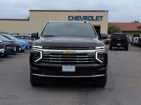 Used 2026 Chevrolet Suburban LT w/ Comfort Package RWD image 3