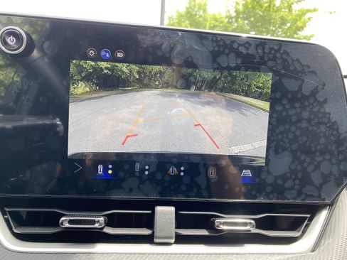 Used 2026 Chevrolet Equinox LT w/ Convenience Package II FWD image 27