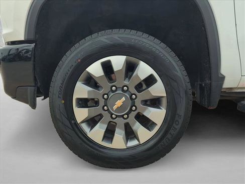 Used 2022 Chevrolet Silverado 2500 Custom w/ Custom Value Package image 21