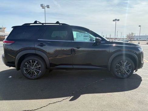 New 2026 Nissan Pathfinder SL image 7