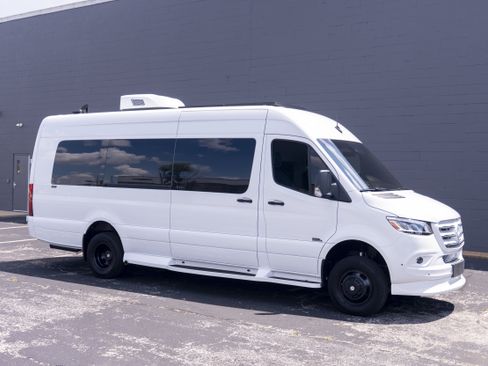 Used 2023 Mercedes-Benz Sprinter 3500 image 11