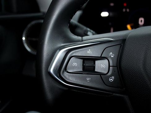 Used 2024 Chevrolet Trax ACTIV w/ Sunroof Package image 11