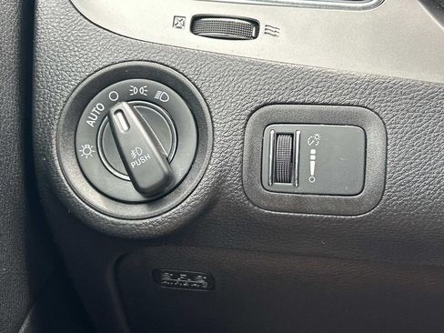 Used 2020 Dodge Journey Crossroad FWD image 30