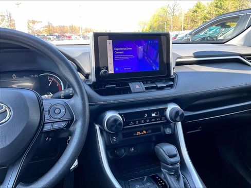 Used 2025 Toyota RAV4 LE AWD/4WD image 18