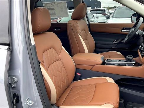 New 2026 Nissan Pathfinder Platinum w/ Cargo Package AWD/4WD image 45