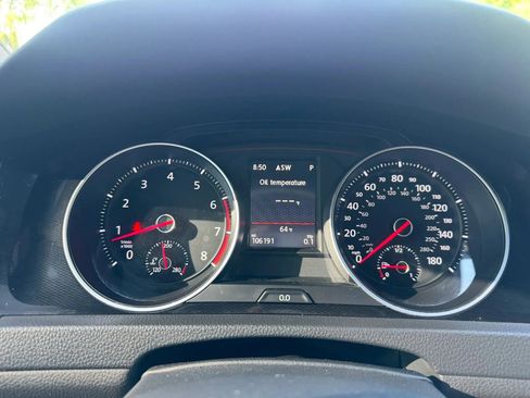 Used 2017 Volkswagen GTI SE FWD image 9