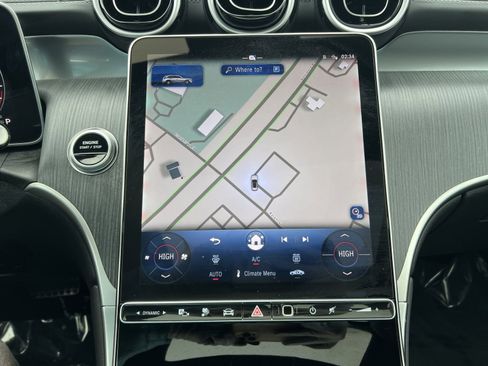 Used 2025 Mercedes-Benz GLC 350e 4MATIC image 19