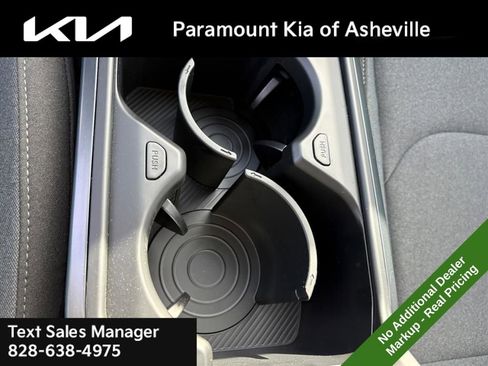 New 2025 Kia K4 LXS image 26