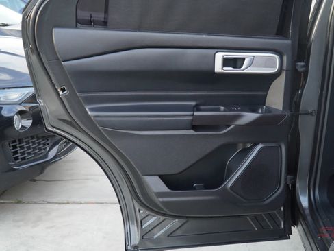 Used 2020 Ford Explorer Limited w/ Class III Trailer Tow Package image 20